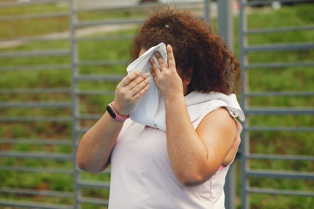 how to stay safe in hot weather